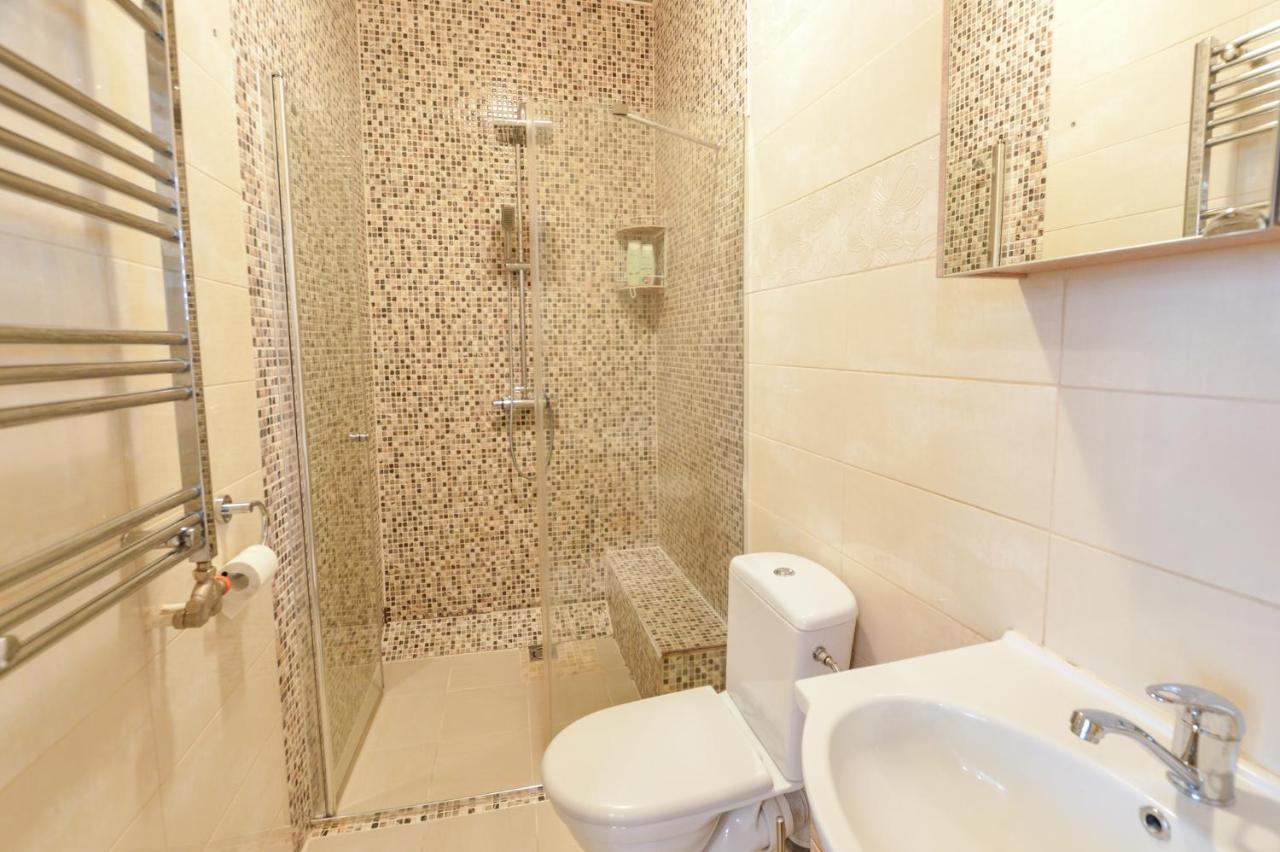 Courtyard Gallery Apartment With Free Parking 카우나스 외부 사진